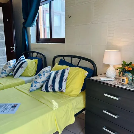 Nyaraló 250 Yo Tal-bambinu Boutique *