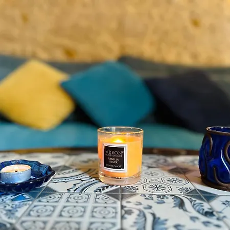 250 Yo Tal-bambinu Boutique Nyaraló