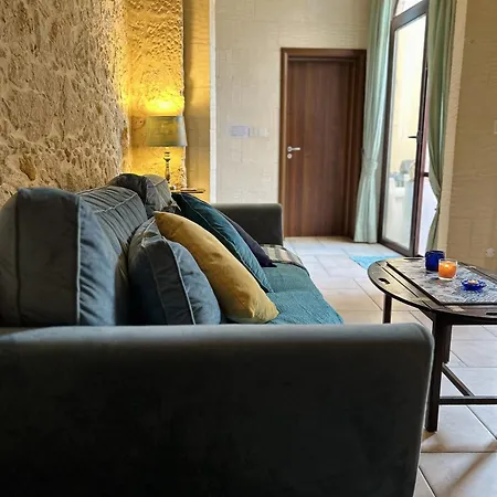 250 Yo Tal-bambinu Boutique Nyaraló