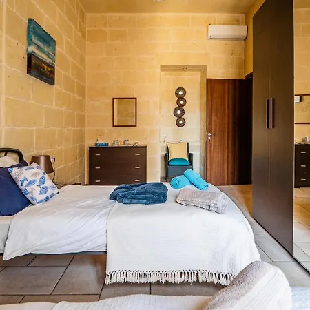 Nyaraló 250 Yo Tal-bambinu Boutique