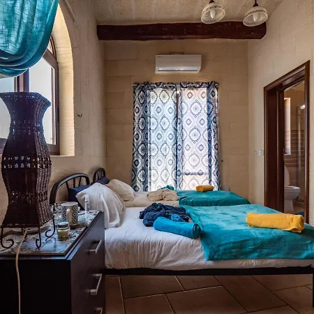 250 Yo Tal-bambinu Boutique * Xaghra