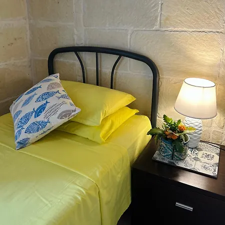 250 Yo Tal-bambinu Boutique Xaghra